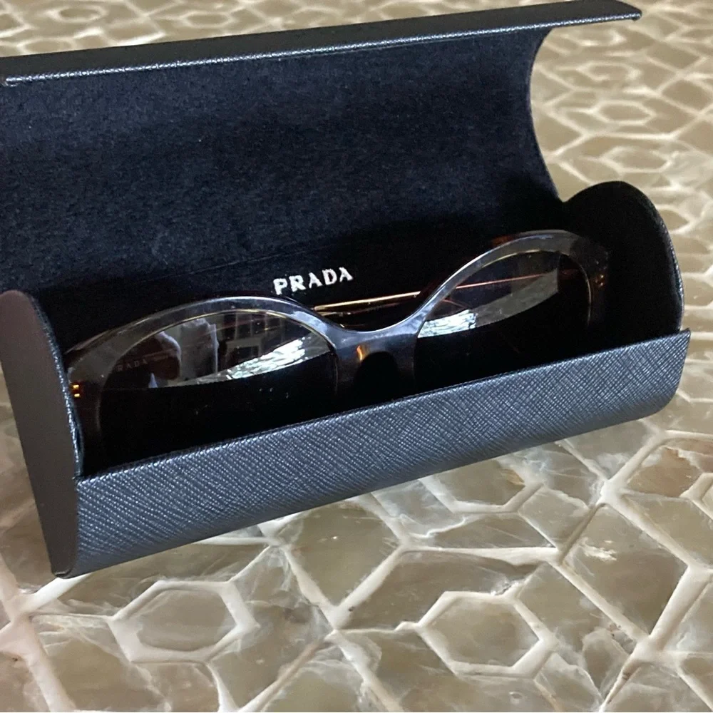 Prada SPR18XS sunnies in 2AU4P0 ‘Havana’